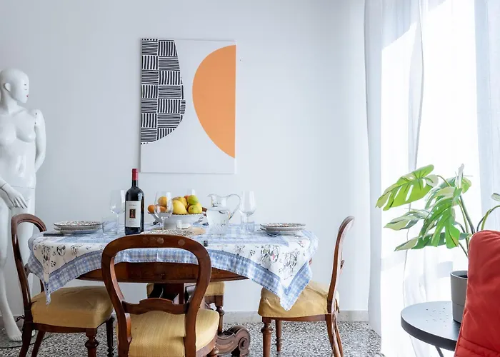 Porta A Lucca - Pisa Bright Apartment With Balcony
